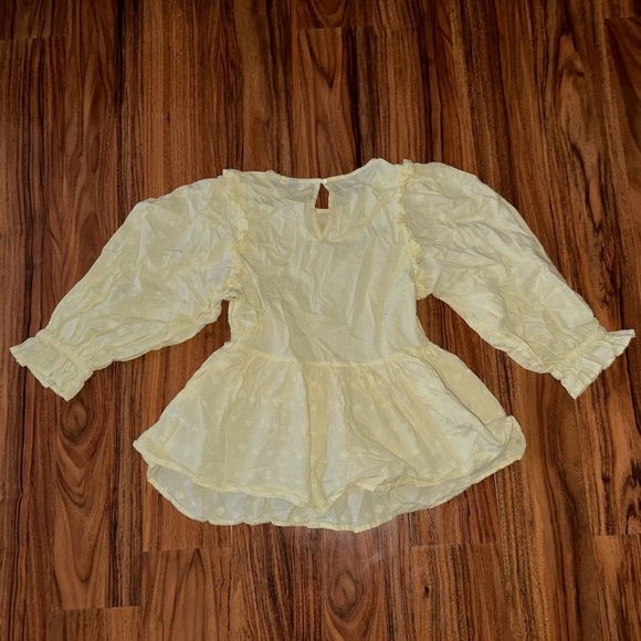 Universal Thread Top - Picture 2 of 3